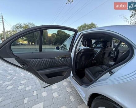 Серый Мерседес Е-Класс, объемом двигателя 2.99 л и пробегом 300 тыс. км за 8400 $, фото 67 на Automoto.ua