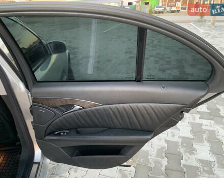 Серый Мерседес Е-Класс, объемом двигателя 3.2 л и пробегом 367 тыс. км за 8000 $, фото 33 на Automoto.ua