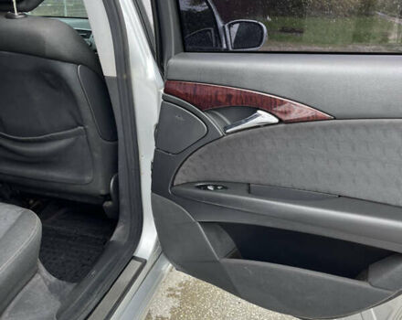 Сірий Мерседес Е-Клас, об'ємом двигуна 2.15 л та пробігом 448 тис. км за 6500 $, фото 11 на Automoto.ua