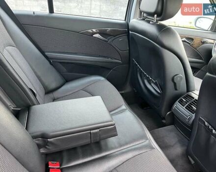 Сірий Мерседес Е-Клас, об'ємом двигуна 3 л та пробігом 245 тис. км за 10500 $, фото 23 на Automoto.ua