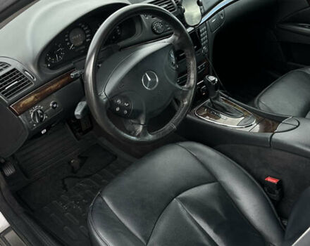 Мерседес Е-Клас 2005 у Львові на Automoto.ua Сірий Мерседес Е-Клас, об'ємом двигуна 1.8 л та пробігом 217 тис. км за 7000 $, фото 10 на Automoto.ua