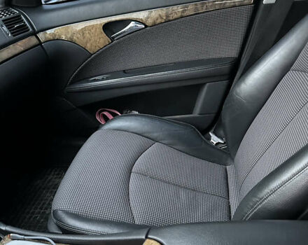 Серый Мерседес Е-Класс, объемом двигателя 2.2 л и пробегом 361 тыс. км за 7500 $, фото 16 на Automoto.ua