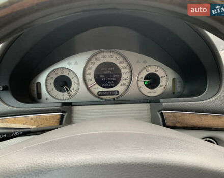 Сірий Мерседес Е-Клас, об'ємом двигуна 3.2 л та пробігом 265 тис. км за 7999 $, фото 13 на Automoto.ua