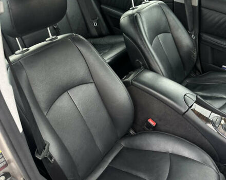 Мерседес Е-Клас 2005 у Львові на Automoto.ua Сірий Мерседес Е-Клас, об'ємом двигуна 1.8 л та пробігом 217 тис. км за 7000 $, фото 12 на Automoto.ua