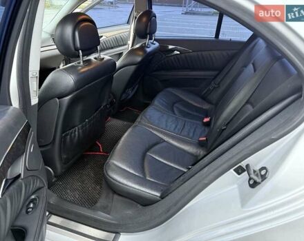 Серый Мерседес Е-Класс, объемом двигателя 2.6 л и пробегом 293 тыс. км за 7800 $, фото 4 на Automoto.ua