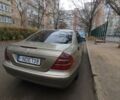 Сірий Мерседес Е-Клас, об'ємом двигуна 2 л та пробігом 500 тис. км за 3450 $, фото 4 на Automoto.ua