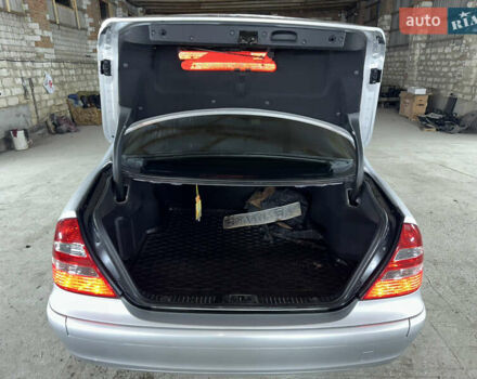 Сірий Мерседес Е-Клас, об'ємом двигуна 1.8 л та пробігом 373 тис. км за 2700 $, фото 4 на Automoto.ua