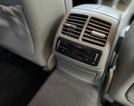 Сірий Мерседес Е-Клас, об'ємом двигуна 2.1 л та пробігом 270 тис. км за 11900 $, фото 9 на Automoto.ua