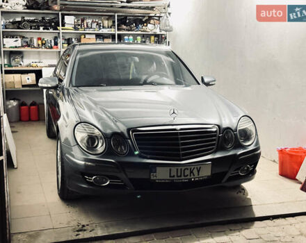 Серый Мерседес Е-Класс, объемом двигателя 2.15 л и пробегом 270 тыс. км за 11900 $, фото 14 на Automoto.ua