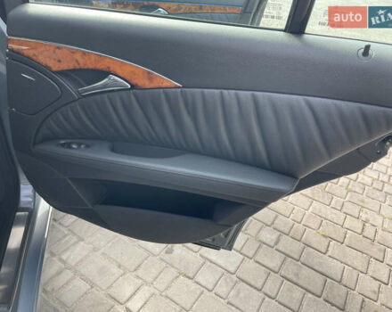 Сірий Мерседес Е-Клас, об'ємом двигуна 2.2 л та пробігом 263 тис. км за 9999 $, фото 16 на Automoto.ua