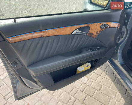 Сірий Мерседес Е-Клас, об'ємом двигуна 2.2 л та пробігом 263 тис. км за 9999 $, фото 13 на Automoto.ua