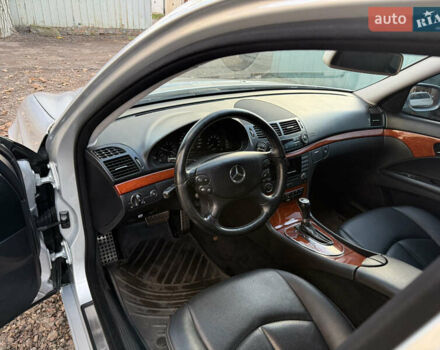 Сірий Мерседес Е-Клас, об'ємом двигуна 1.8 л та пробігом 240 тис. км за 9700 $, фото 26 на Automoto.ua