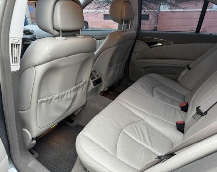 Сірий Мерседес Е-Клас, об'ємом двигуна 2.1 л та пробігом 270 тис. км за 11900 $, фото 13 на Automoto.ua