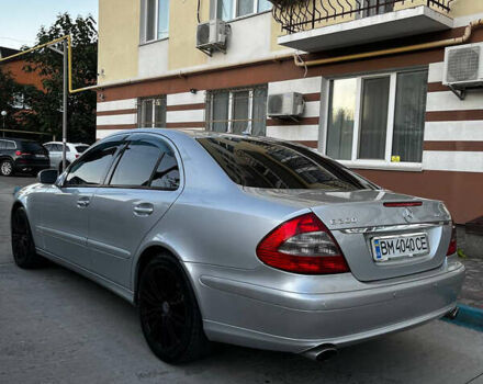 Серый Мерседес Е-Класс, объемом двигателя 1.8 л и пробегом 326 тыс. км за 8000 $, фото 3 на Automoto.ua