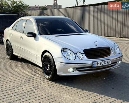 Сірий Мерседес Е-Клас, об'ємом двигуна 3 л та пробігом 300 тис. км за 9500 $, фото 4 на Automoto.ua