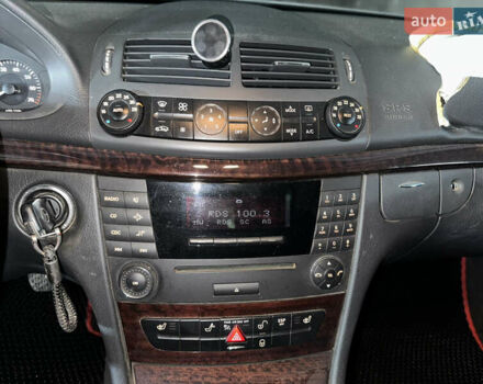 Сірий Мерседес Е-Клас, об'ємом двигуна 1.8 л та пробігом 373 тис. км за 2950 $, фото 11 на Automoto.ua