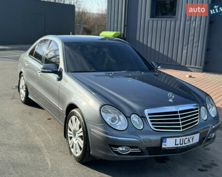Серый Мерседес Е-Класс, объемом двигателя 2.15 л и пробегом 270 тыс. км за 11900 $, фото 2 на Automoto.ua
