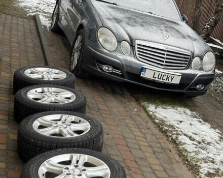 Серый Мерседес Е-Класс, объемом двигателя 2.15 л и пробегом 270 тыс. км за 11900 $, фото 4 на Automoto.ua