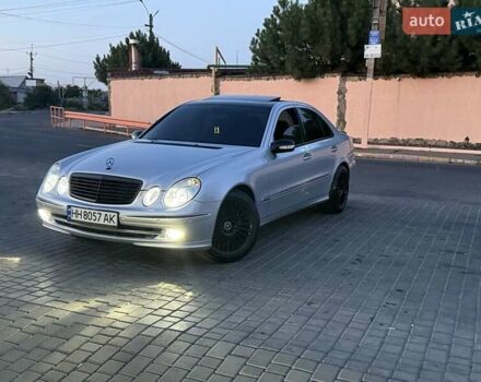 Сірий Мерседес Е-Клас, об'ємом двигуна 3 л та пробігом 300 тис. км за 9500 $, фото 5 на Automoto.ua