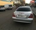 Серый Мерседес Е-Класс, объемом двигателя 2.2 л и пробегом 279 тыс. км за 8000 $, фото 3 на Automoto.ua