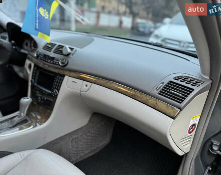 Серый Мерседес Е-Класс, объемом двигателя 2.15 л и пробегом 270 тыс. км за 11900 $, фото 26 на Automoto.ua