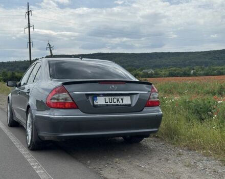 Сірий Мерседес Е-Клас, об'ємом двигуна 2.1 л та пробігом 270 тис. км за 11900 $, фото 2 на Automoto.ua