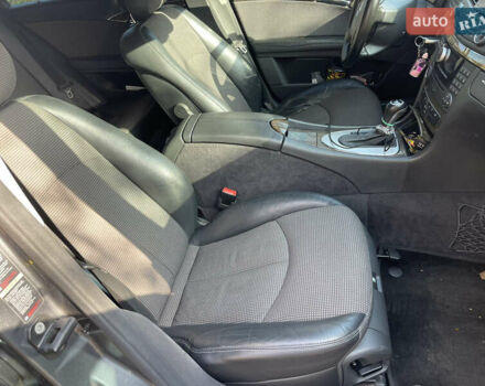 Сірий Мерседес Е-Клас, об'ємом двигуна 2.99 л та пробігом 295 тис. км за 9400 $, фото 16 на Automoto.ua