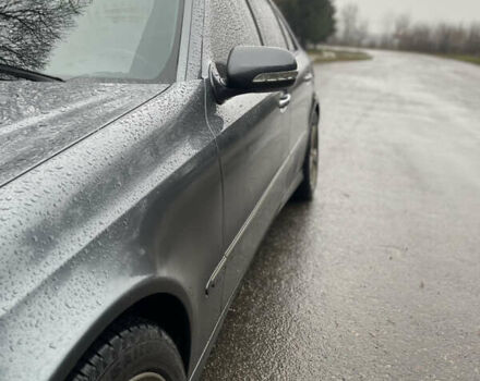 Серый Мерседес Е-Класс, объемом двигателя 3 л и пробегом 295 тыс. км за 9000 $, фото 6 на Automoto.ua