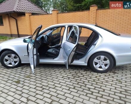 Сірий Мерседес Е-Клас, об'ємом двигуна 3 л та пробігом 339 тис. км за 9300 $, фото 22 на Automoto.ua