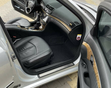 Серый Мерседес Е-Класс, объемом двигателя 3 л и пробегом 405 тыс. км за 8700 $, фото 14 на Automoto.ua