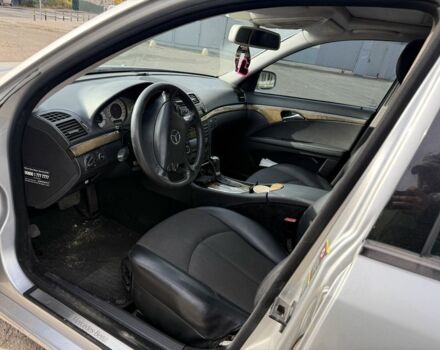 Серый Мерседес Е-Класс, объемом двигателя 1.8 л и пробегом 261 тыс. км за 6500 $, фото 8 на Automoto.ua