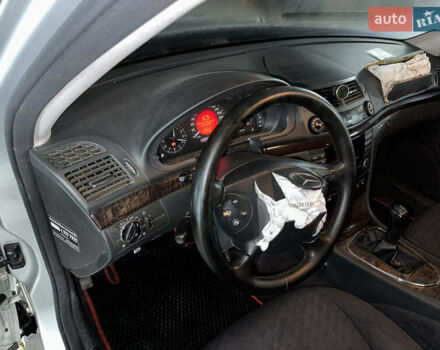 Сірий Мерседес Е-Клас, об'ємом двигуна 1.8 л та пробігом 373 тис. км за 2950 $, фото 10 на Automoto.ua