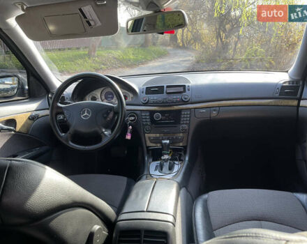 Сірий Мерседес Е-Клас, об'ємом двигуна 2.99 л та пробігом 295 тис. км за 9400 $, фото 13 на Automoto.ua