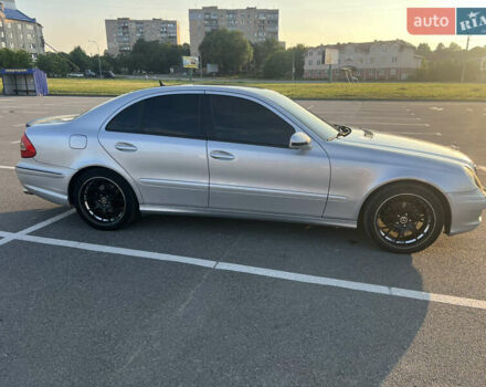 Серый Мерседес Е-Класс, объемом двигателя 3 л и пробегом 381 тыс. км за 10000 $, фото 8 на Automoto.ua