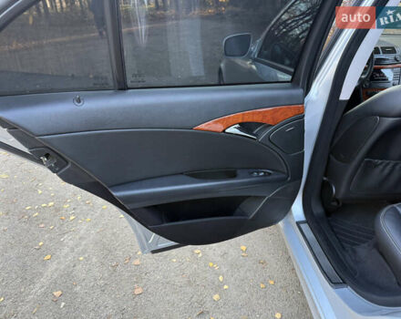 Сірий Мерседес Е-Клас, об'ємом двигуна 1.8 л та пробігом 240 тис. км за 9000 $, фото 74 на Automoto.ua