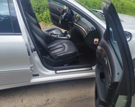 Сірий Мерседес Е-Клас, об'ємом двигуна 3 л та пробігом 420 тис. км за 8200 $, фото 16 на Automoto.ua