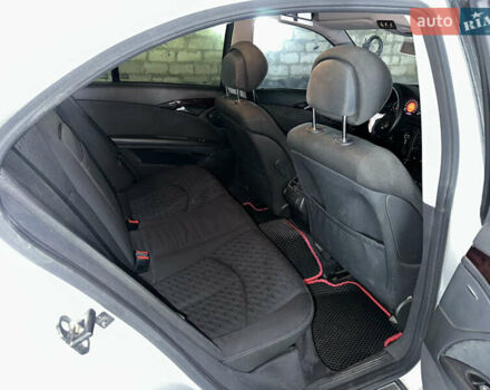 Сірий Мерседес Е-Клас, об'ємом двигуна 1.8 л та пробігом 373 тис. км за 2950 $, фото 24 на Automoto.ua