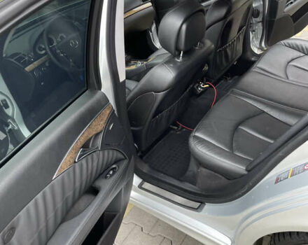 Серый Мерседес Е-Класс, объемом двигателя 3 л и пробегом 405 тыс. км за 8700 $, фото 11 на Automoto.ua