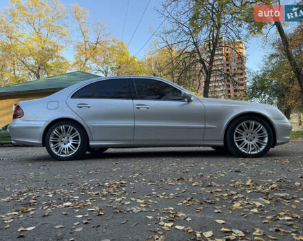 Сірий Мерседес Е-Клас, об'ємом двигуна 1.8 л та пробігом 240 тис. км за 9000 $, фото 18 на Automoto.ua