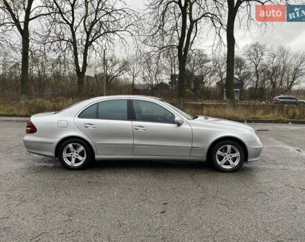 Серый Мерседес Е-Класс, объемом двигателя 3.23 л и пробегом 365 тыс. км за 6900 $, фото 3 на Automoto.ua