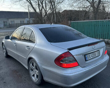 Серый Мерседес Е-Класс, объемом двигателя 1.8 л и пробегом 377 тыс. км за 6700 $, фото 4 на Automoto.ua