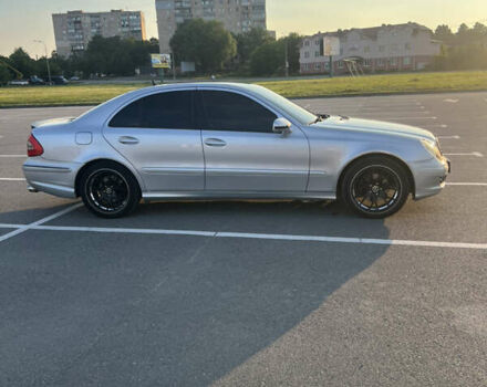 Серый Мерседес Е-Класс, объемом двигателя 3 л и пробегом 381 тыс. км за 10000 $, фото 6 на Automoto.ua