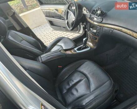 Серый Мерседес Е-Класс, объемом двигателя 3 л и пробегом 440 тыс. км за 7850 $, фото 22 на Automoto.ua