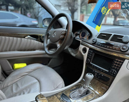 Серый Мерседес Е-Класс, объемом двигателя 2.15 л и пробегом 270 тыс. км за 11900 $, фото 24 на Automoto.ua