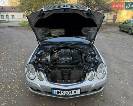 Сірий Мерседес Е-Клас, об'ємом двигуна 1.8 л та пробігом 240 тис. км за 9000 $, фото 34 на Automoto.ua