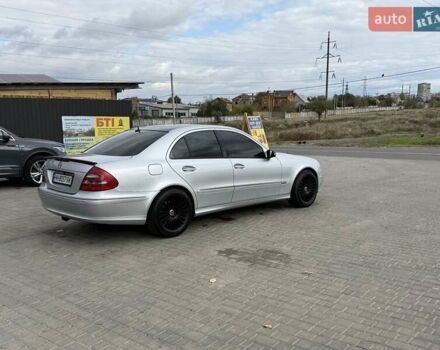 Сірий Мерседес Е-Клас, об'ємом двигуна 3 л та пробігом 300 тис. км за 9500 $, фото 2 на Automoto.ua