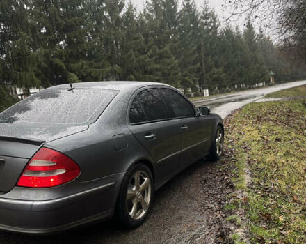 Сірий Мерседес Е-Клас, об'ємом двигуна 3 л та пробігом 296 тис. км за 8500 $, фото 4 на Automoto.ua