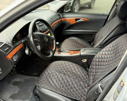 Сірий Мерседес Е-Клас, об'ємом двигуна 2.15 л та пробігом 325 тис. км за 7500 $, фото 12 на Automoto.ua