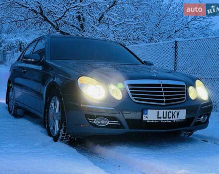 Серый Мерседес Е-Класс, объемом двигателя 2.15 л и пробегом 270 тыс. км за 11900 $, фото 7 на Automoto.ua