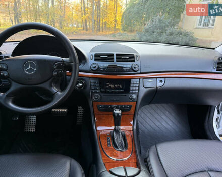 Сірий Мерседес Е-Клас, об'ємом двигуна 1.8 л та пробігом 240 тис. км за 9000 $, фото 44 на Automoto.ua